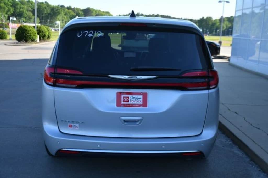 Used 2024 Chrysler Pacifica Touring L Van Passenger Van