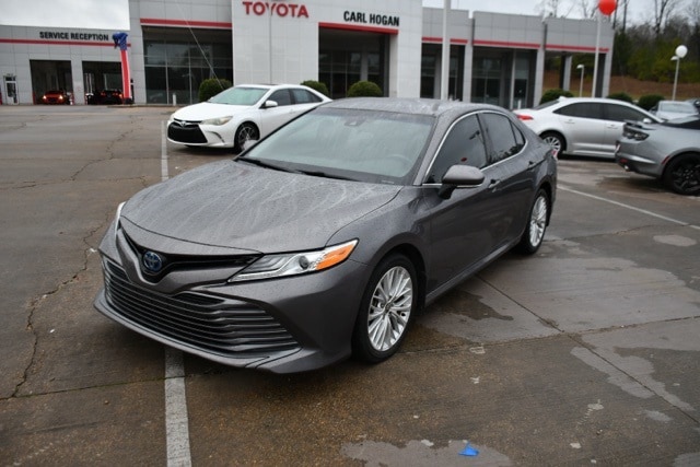 2020 Toyota Camry XLE's photo
