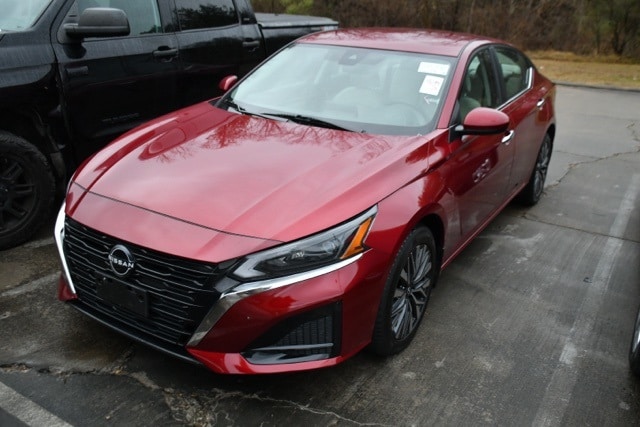 2023 Nissan Altima SV's photo