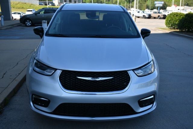 2024 Chrysler Pacifica Touring L - Photo 8
