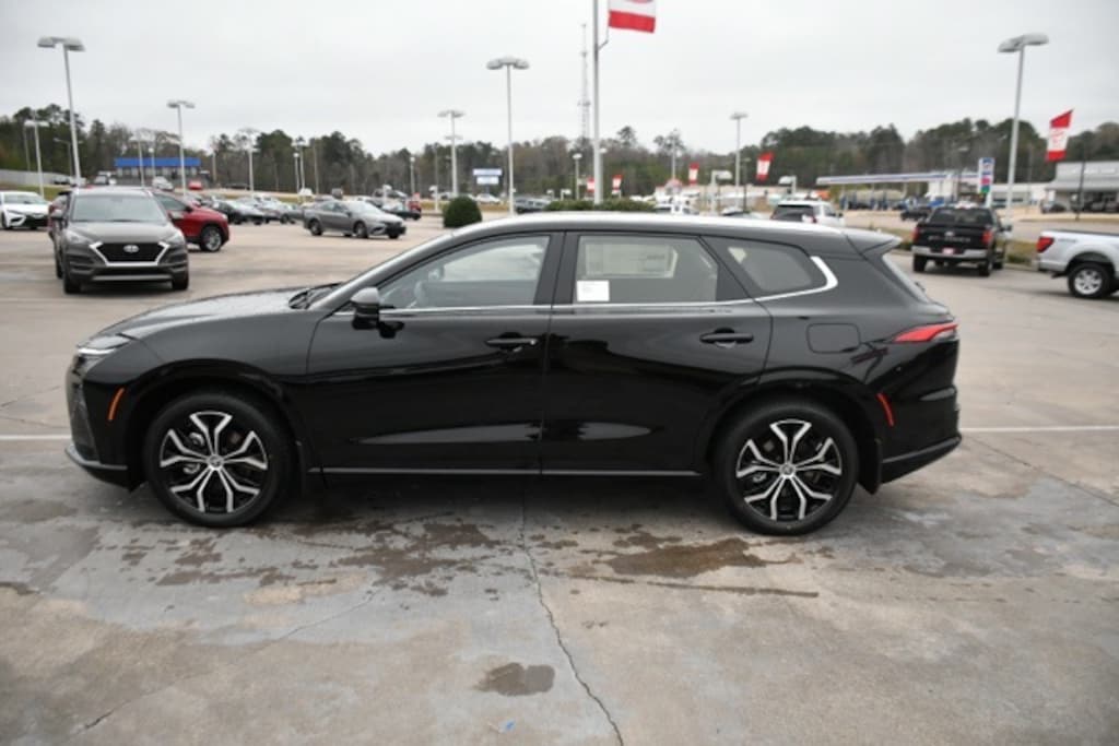 New 2025 Toyota Crown Signia XLE SUV