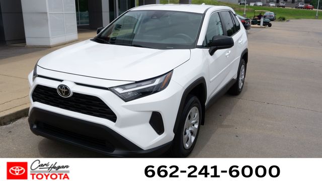 2023 Toyota RAV4 LE FWD's photo