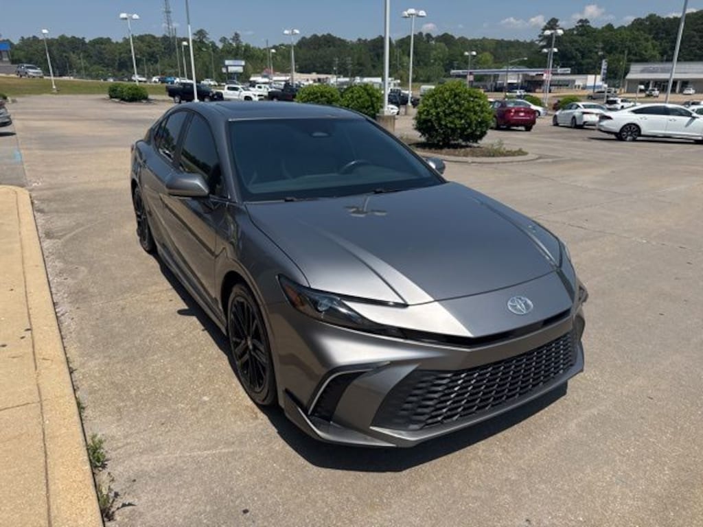 Used 2025 Toyota Camry SE Sedan