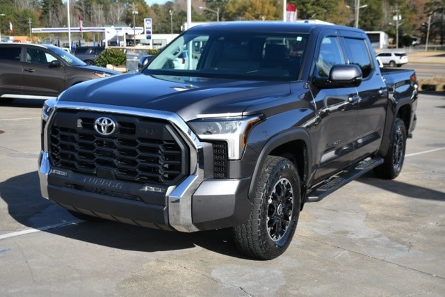 2022 Toyota Tundra SR5's photo