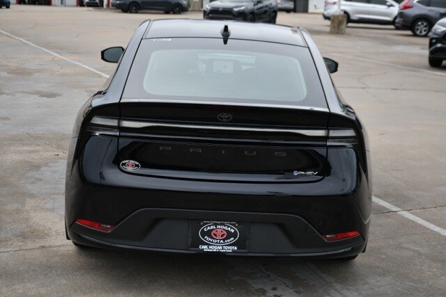 2026 Toyota Prius Plug-in Hybrid SE photo 4