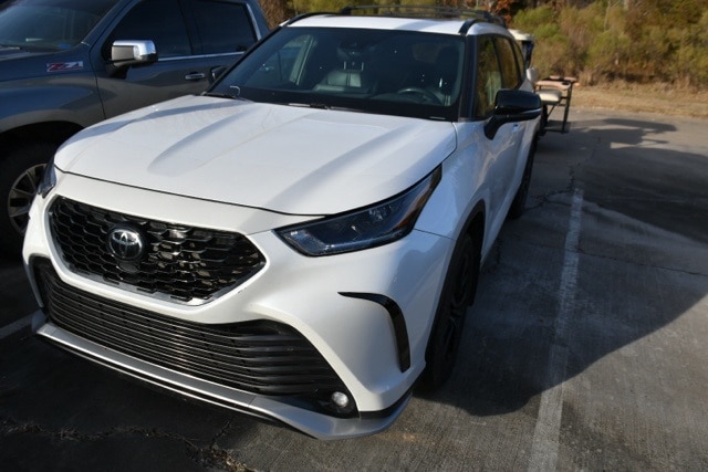 2023 Toyota Highlander XSE's photo