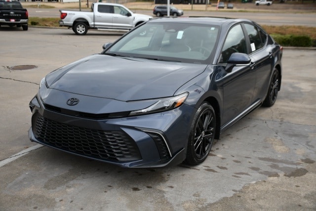 2026 Toyota Camry SE's photo