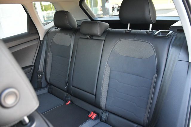 2025 Volkswagen Taos SE Black - Photo 13
