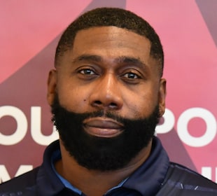 Staff member Andra Williams from ID_16d443