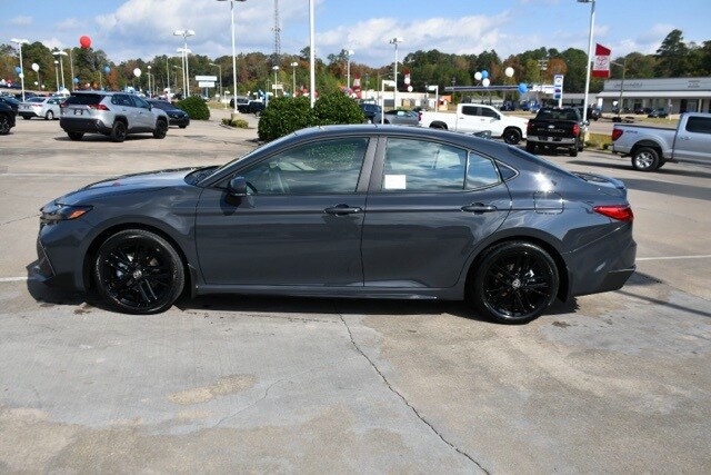 2026 Toyota Camry SE photo 2