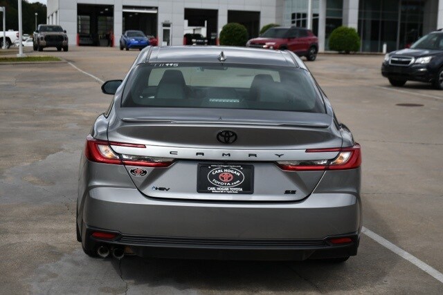 2026 Toyota Camry SE photo 4