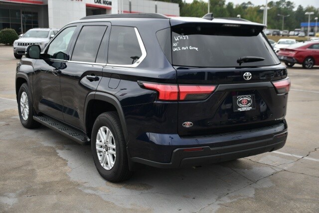 2025 Toyota Sequoia SR5 photo 3