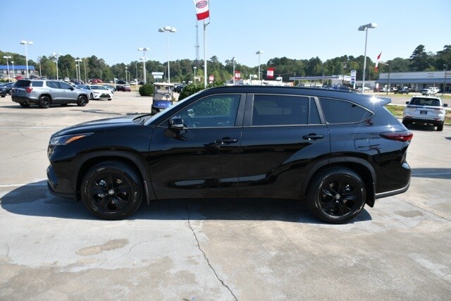 2025 Toyota Highlander Hybrid XLE photo 2