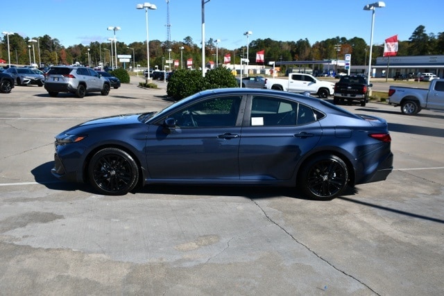 2026 Toyota Camry SE's photo