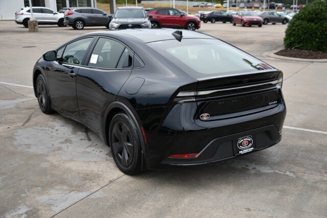 2026 Toyota Prius Plug-in Hybrid SE photo 3