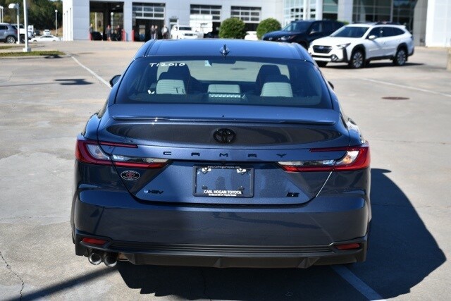 2026 Toyota Camry SE photo 3