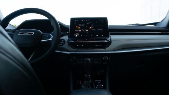 2025 Jeep Compass Limited - Photo 14