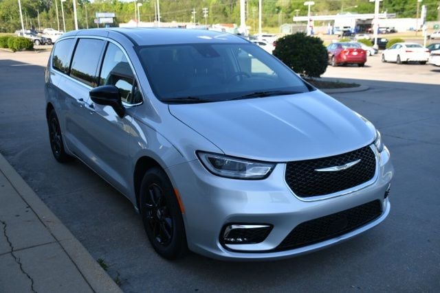 2024 Chrysler Pacifica Touring L - Photo 7