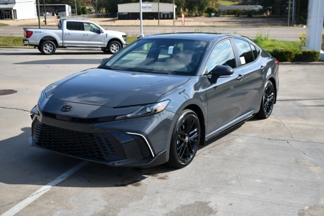 2026 Toyota Camry SE's photo