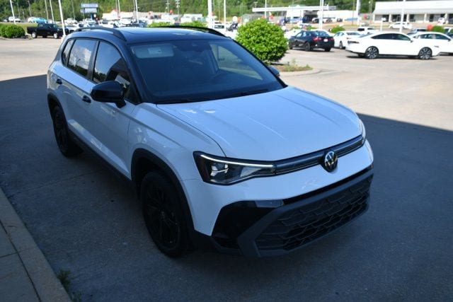 2025 Volkswagen Taos SE Black - Photo 7