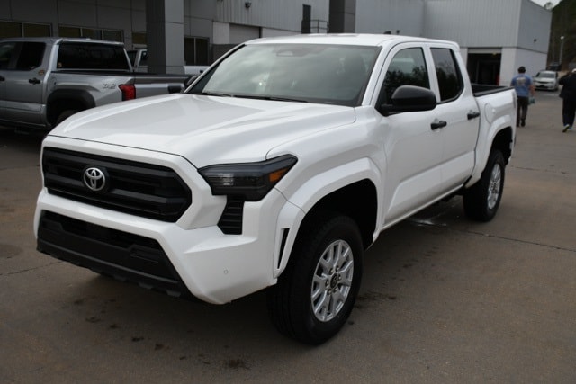 2024 Toyota Tacoma SR's photo