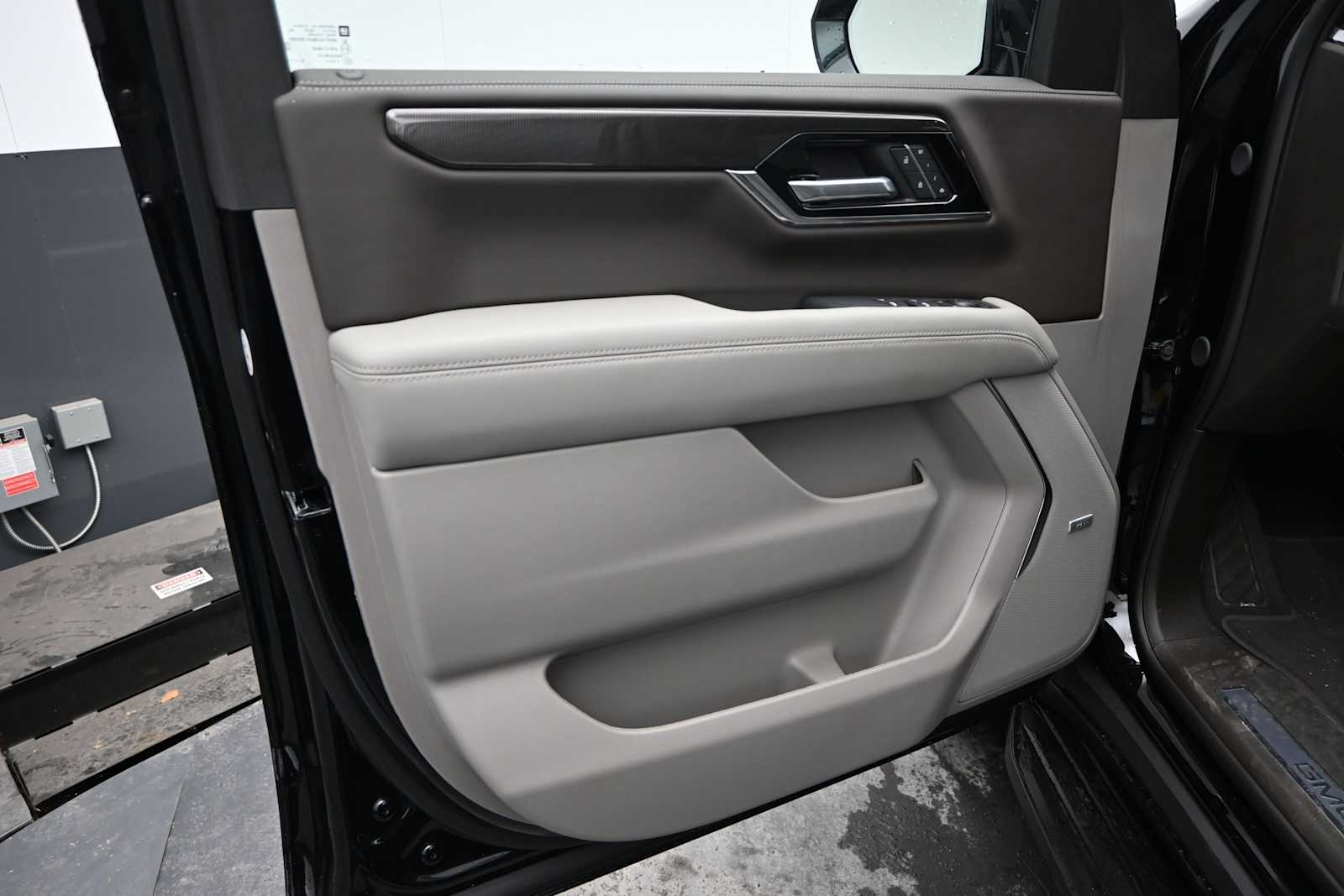 2026 GMC Yukon XL Elevation - Photo 12
