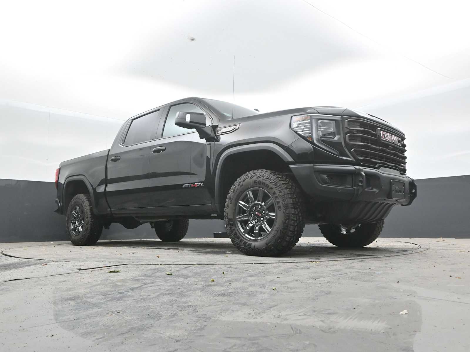 2026 GMC Sierra 1500 AT4X - Photo 41