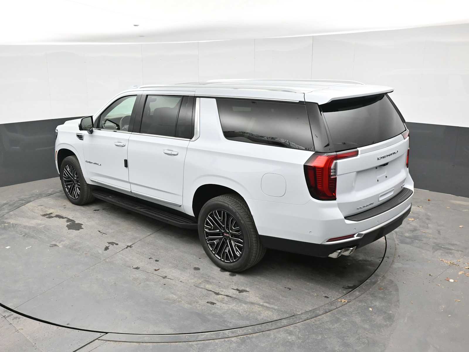 2026 GMC Yukon XL Denali - Photo 27