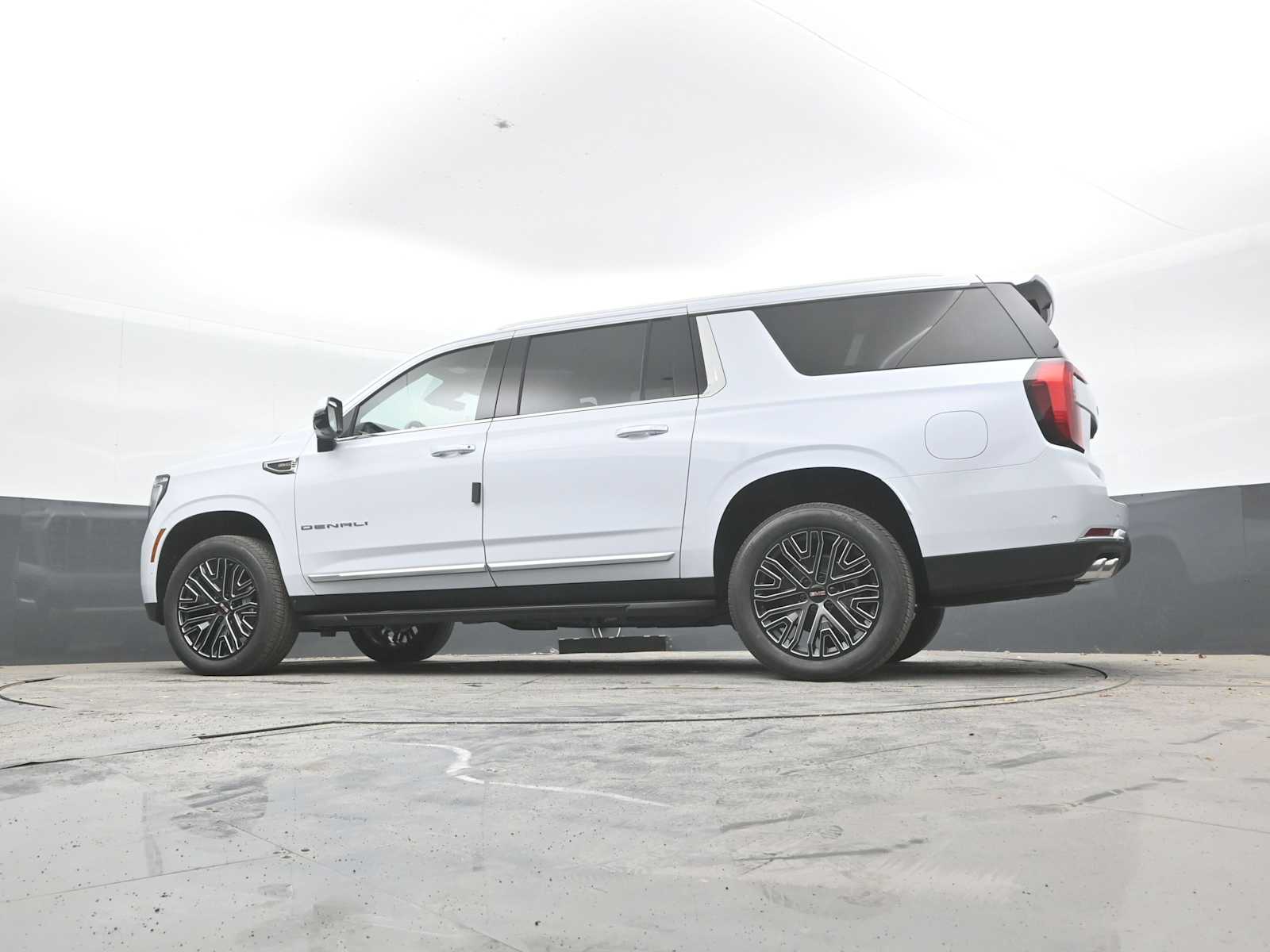 2026 GMC Yukon XL Denali - Photo 39