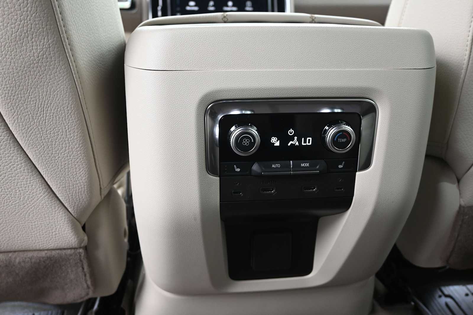 2026 GMC Yukon XL Denali - Photo 25