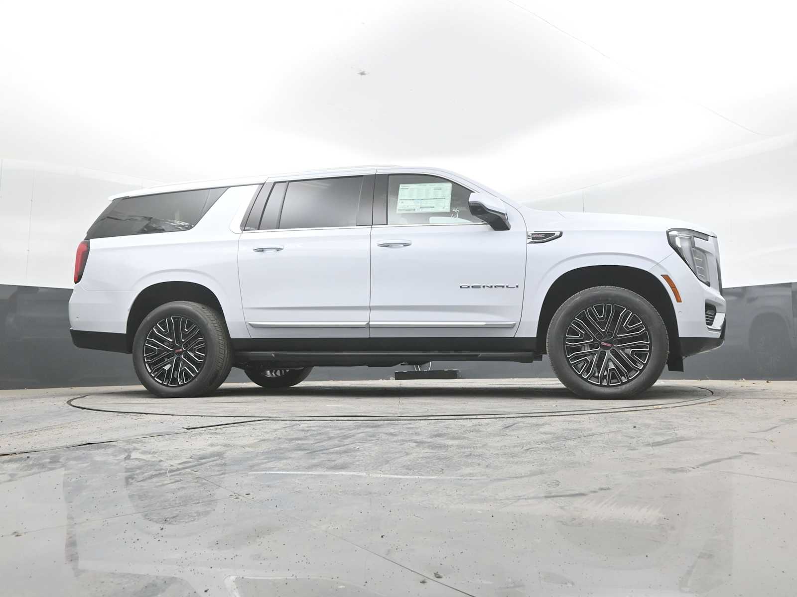 2026 GMC Yukon XL Denali - Photo 45