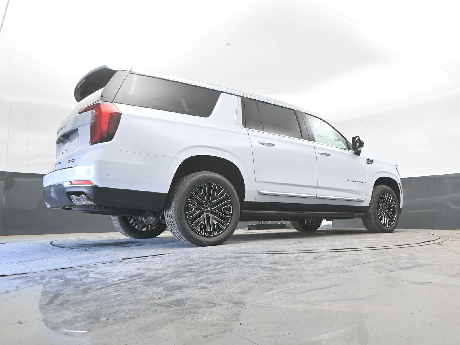 2026 GMC Yukon XL Denali - Photo 49
