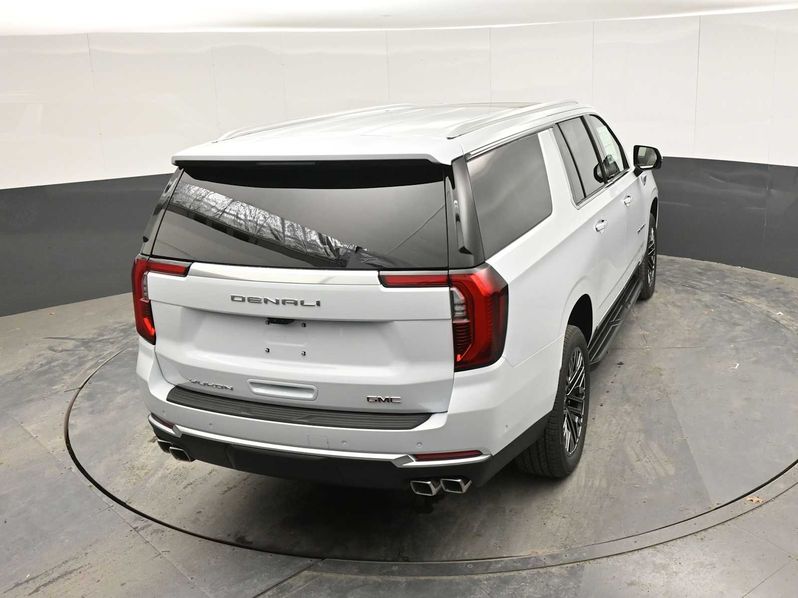 2026 GMC Yukon XL Denali - Photo 36
