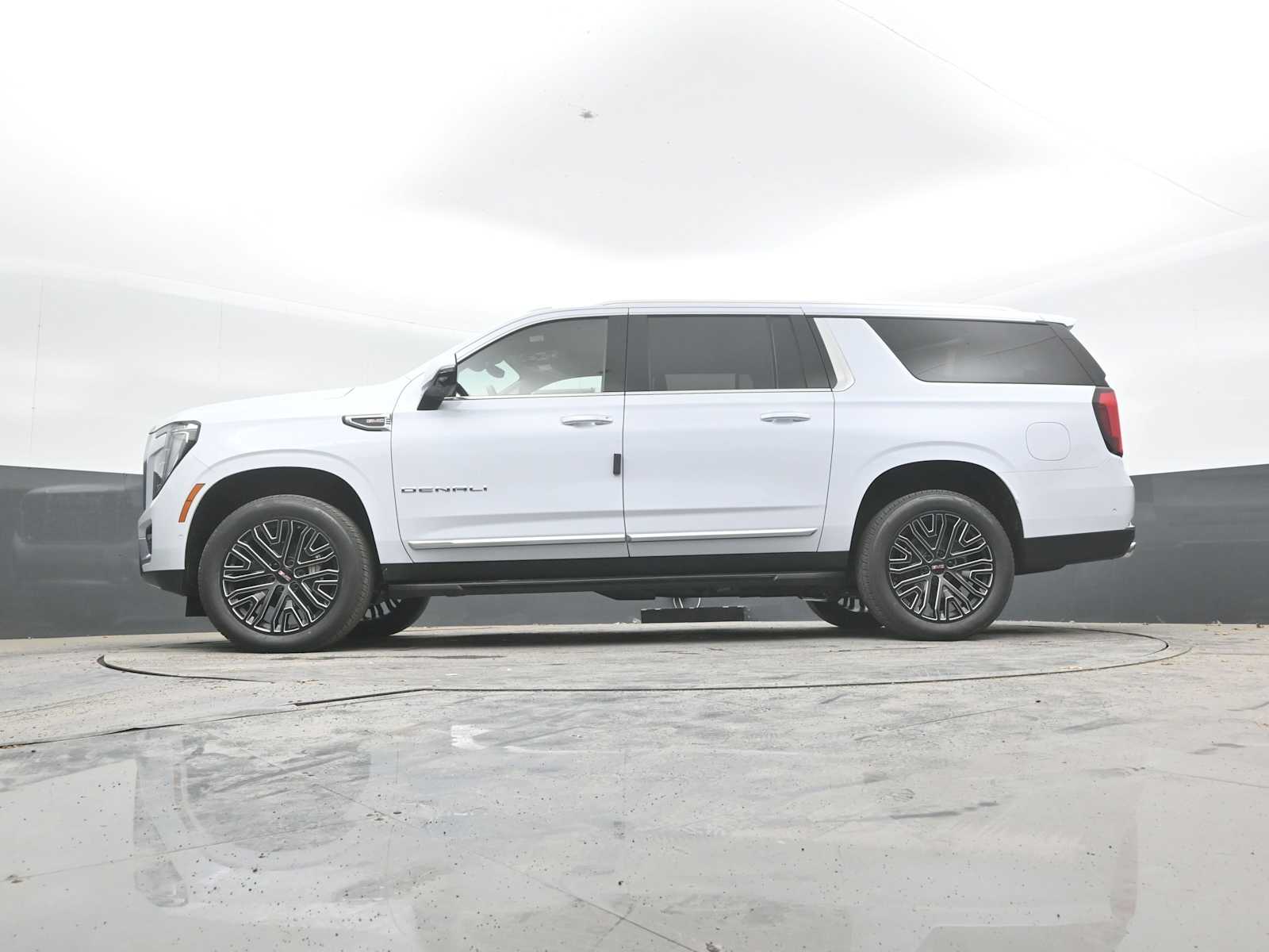 2026 GMC Yukon XL Denali - Photo 40