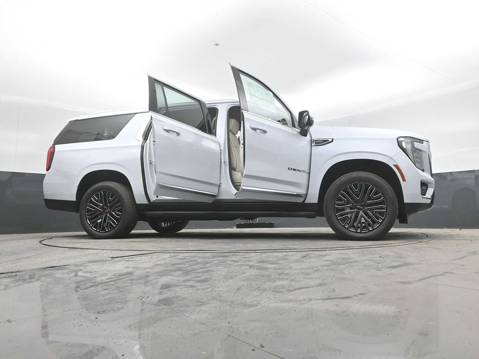 2026 GMC Yukon XL Denali - Photo 54