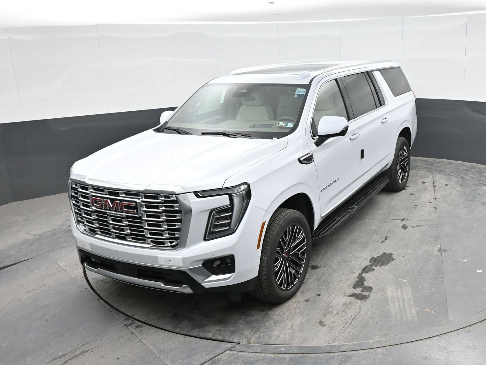2026 GMC Yukon XL Denali - Photo 31