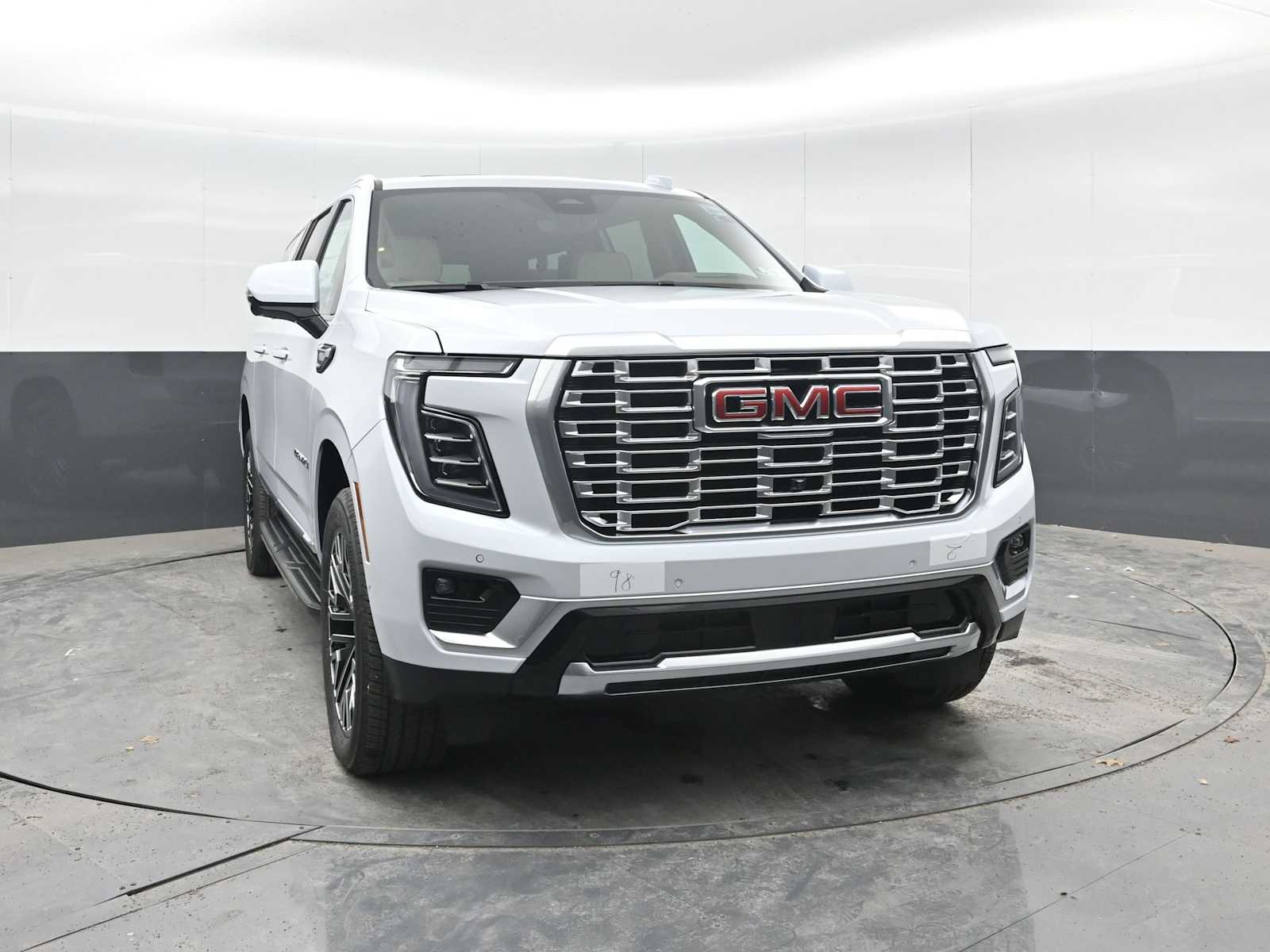 2026 GMC Yukon XL Denali - Photo 6