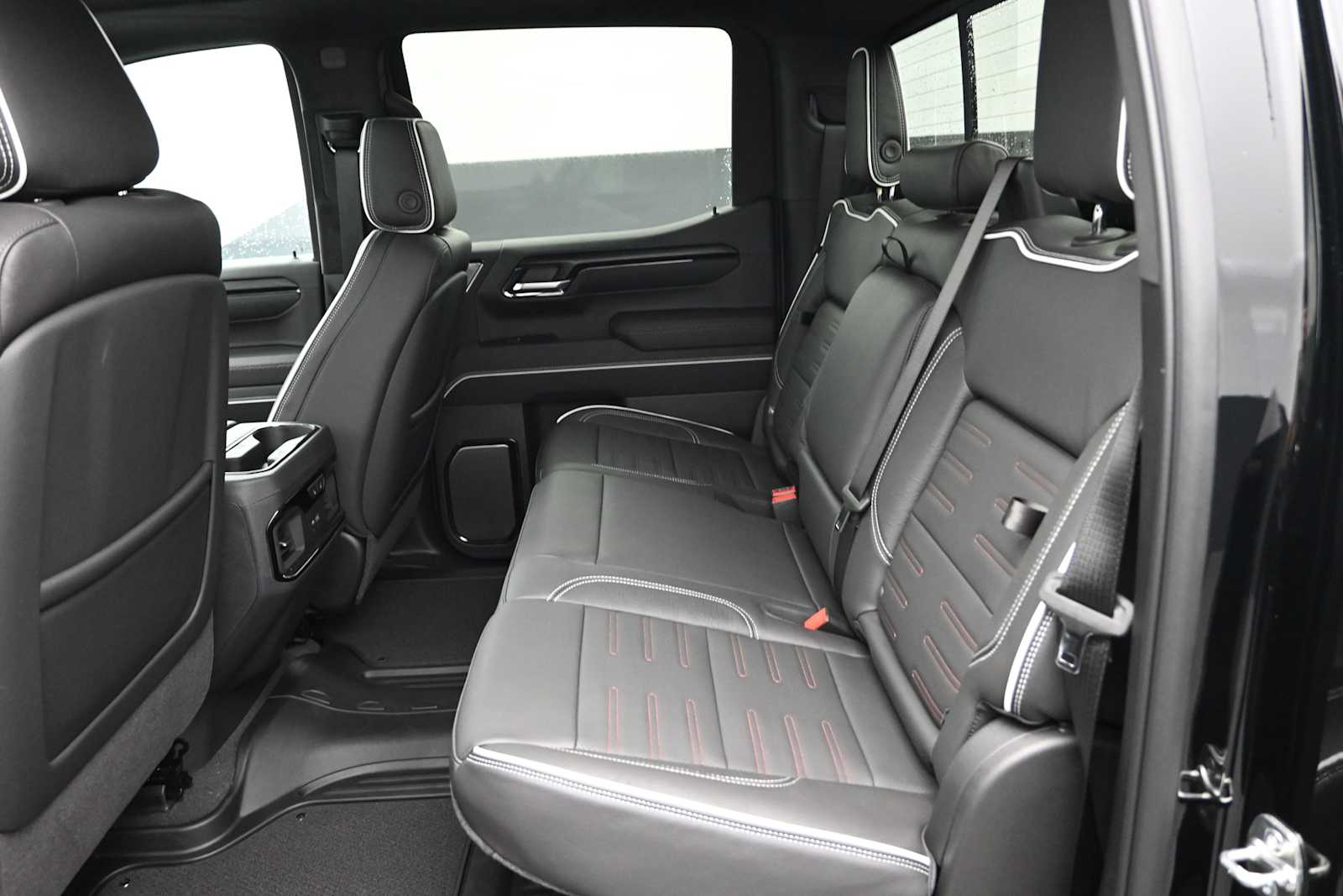 2026 GMC Sierra 1500 AT4X - Photo 18