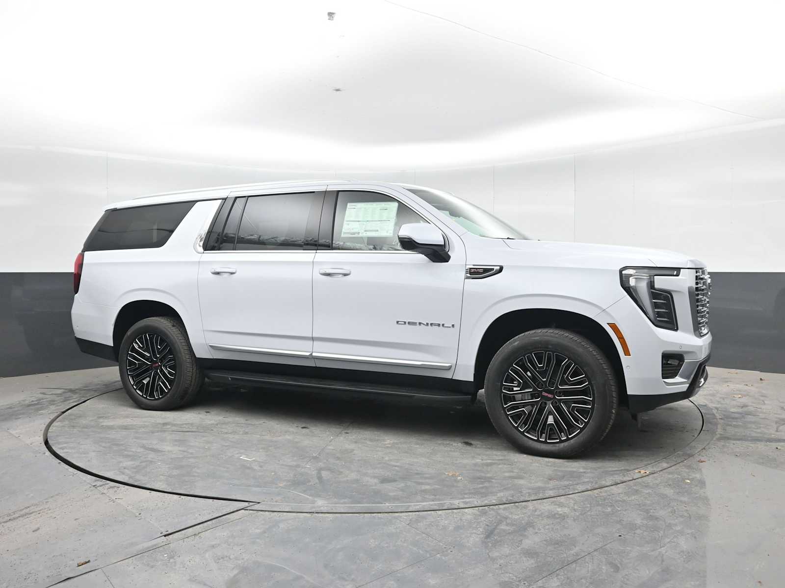 2026 GMC Yukon XL Denali - Photo 8