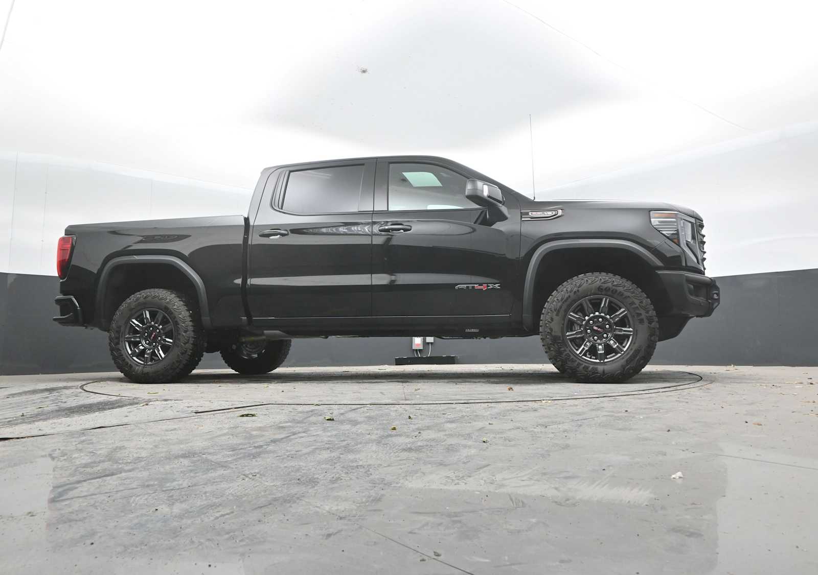 2026 GMC Sierra 1500 AT4X - Photo 43