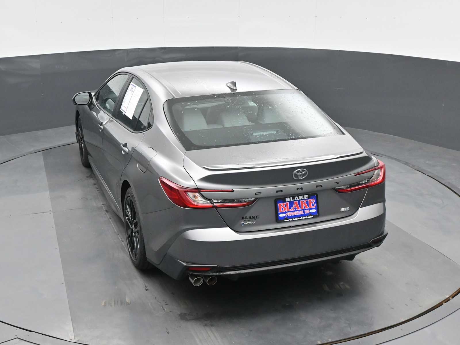 2025 Toyota Camry LE - Photo 18