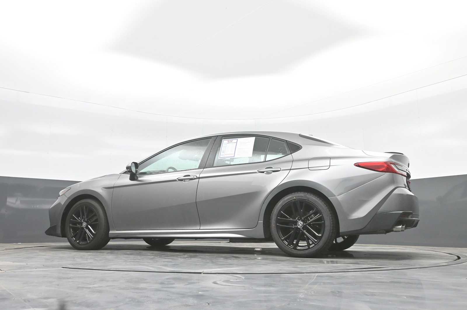 2025 Toyota Camry LE - Photo 27