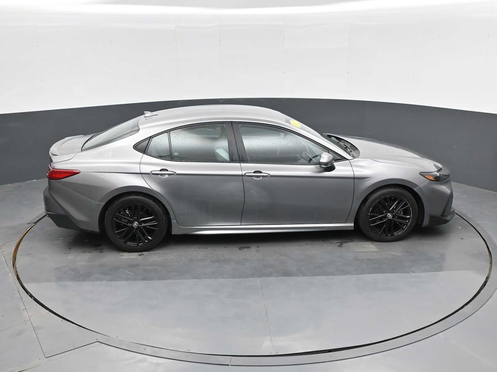 2025 Toyota Camry LE - Photo 21