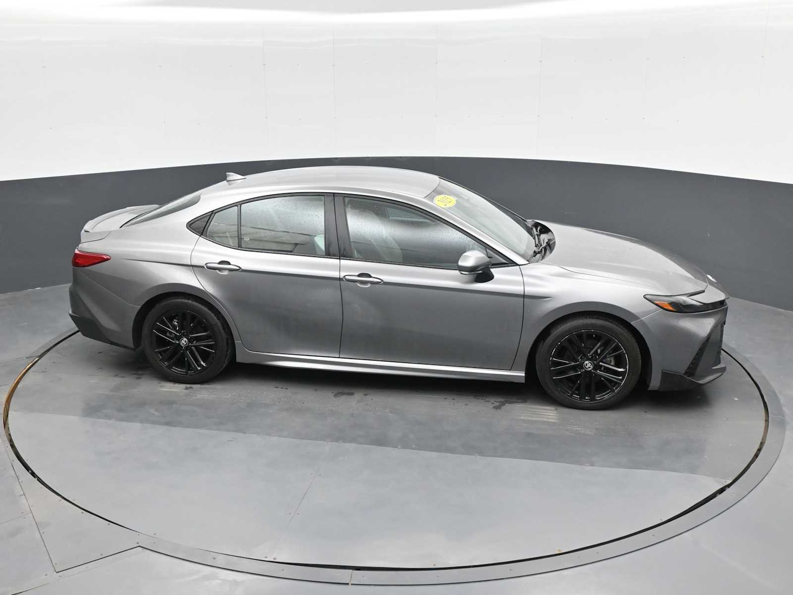 2025 Toyota Camry LE - Photo 22