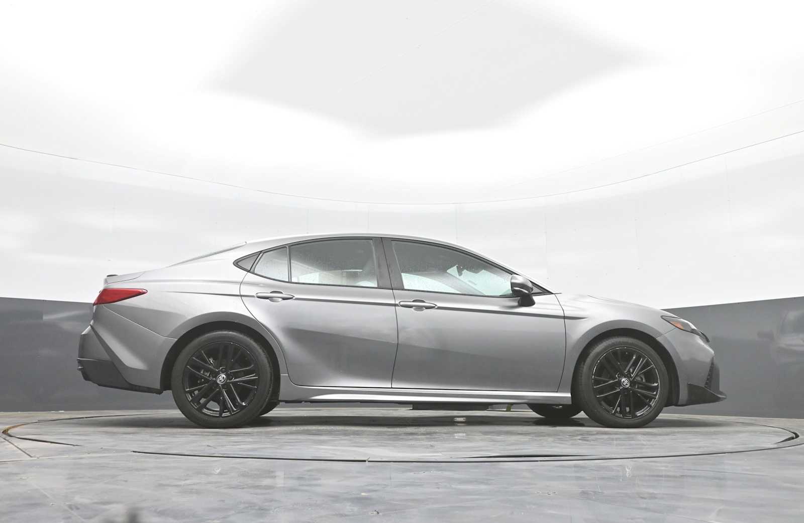 2025 Toyota Camry LE - Photo 33
