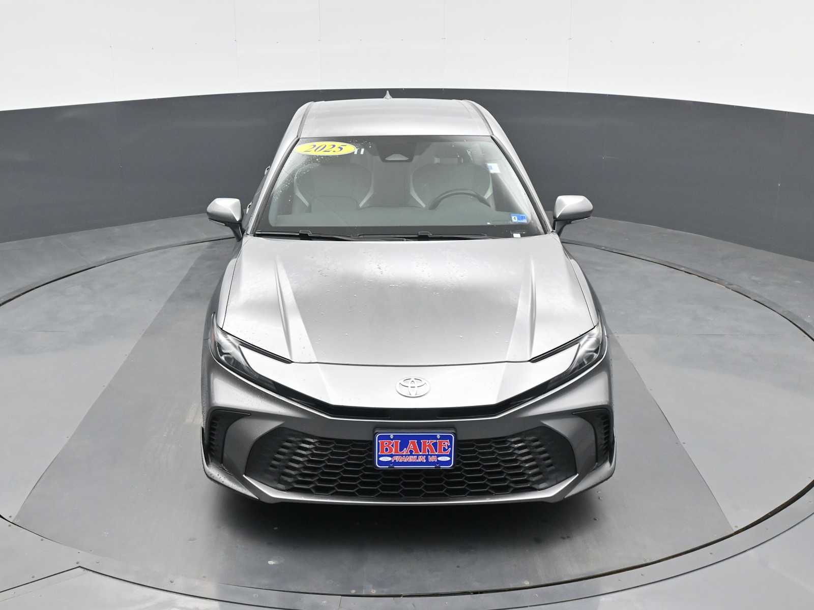 2025 Toyota Camry LE - Photo 13