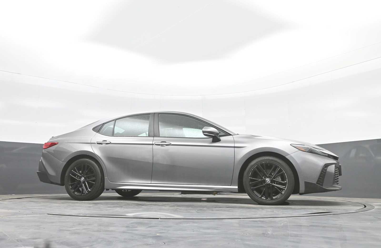 2025 Toyota Camry LE - Photo 32