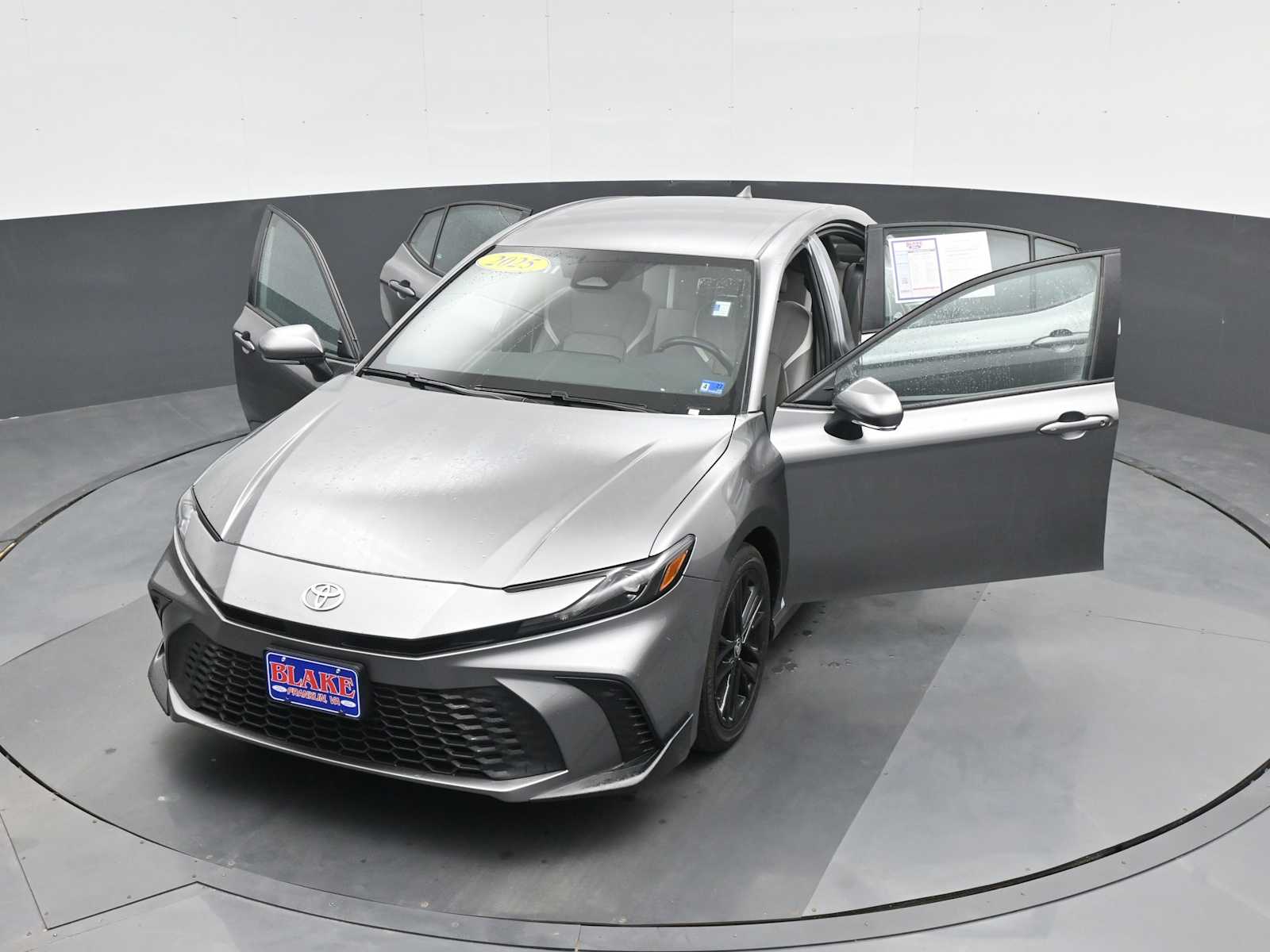2025 Toyota Camry LE - Photo 36
