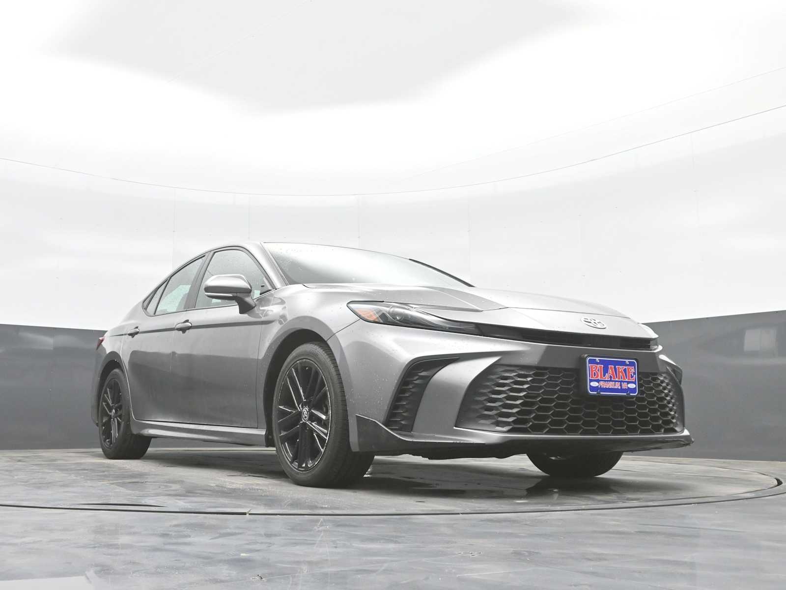 2025 Toyota Camry LE - Photo 23