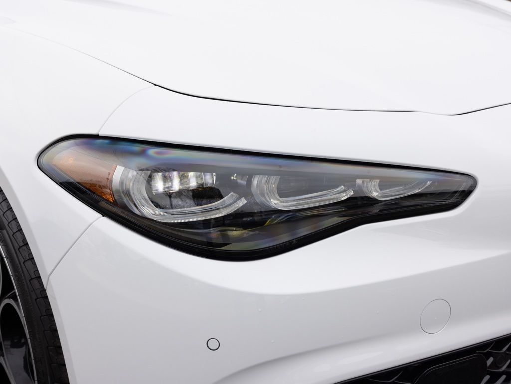 2026 Alfa Romeo Giulia Base - Photo 16